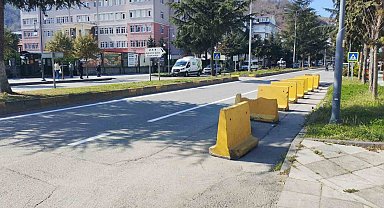 15 Temmuz akşamından kalma beton bloklar kaldırılmayı bekliyor