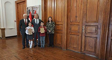 23 Nisan'da koltuğu devralan minik kaymakamın ilk talebi tebessüm ettirdi