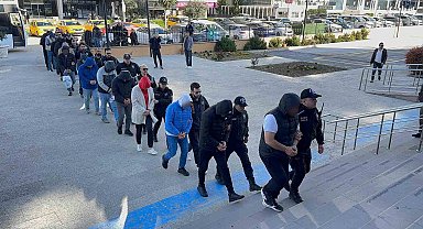 300 milyon liralık yasa dışı bahis çetesi zanlısı 13 kişi adliyeye sevk edildi