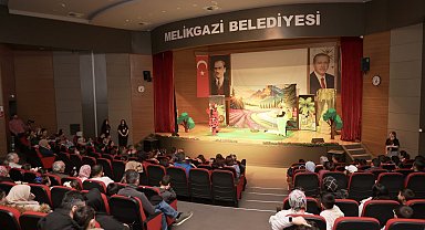 'Ormanlar Kralı Ağustos Böceği' oyunu çocuklarla buluştu