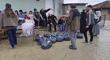 'Sessiz' mahalleye 3 kamyonluk yardım