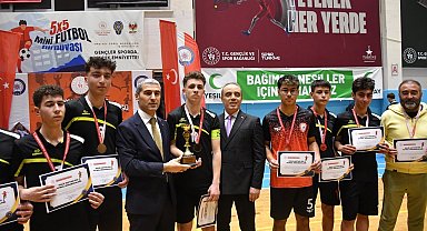 5x5 Mini Futbol Turnuvası Finali gerçekleştirildi