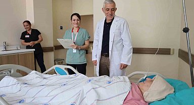 61 yaşındaki beyin cerrahı, maraton koşusunda uluslararası ödül kazandı