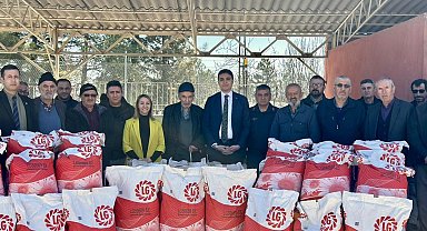 75 çiftçiye 3 bin dekarlık tohum desteği