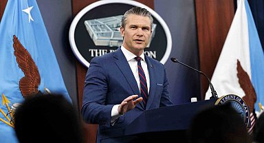 ABD Savunma Bakanı Hegseth: "İran kötü bir seçim yaparsa hem abluka olacak hem de bombalar yağacak"