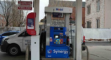 ABD'de ortalama benzin fiyatı 2022'den bu yana ilk kez 4 doların üzerinde