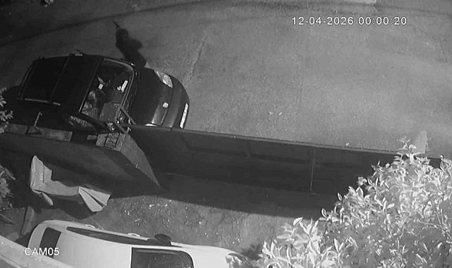 Adana'da kasklı saldırgan dehşeti: Eve tüfekle kurşun yağdırdı