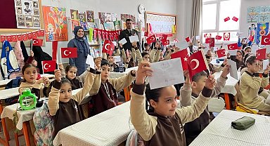 Adıyaman'da öğrencilerden Mehmetçiğe anlamlı mektup