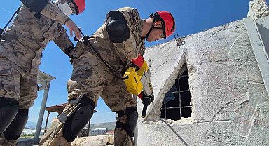 AFAD'dan jandarma komandolara arama ve kurtarma eğitimi