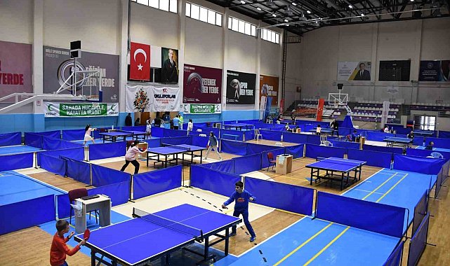 Afyonkarahisar'da masa tenisinde şampiyonlar belli oldu