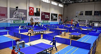 Afyonkarahisar'da masa tenisinde şampiyonlar belli oldu