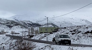 Ağrı'da Nisan ayında kar sürprizi