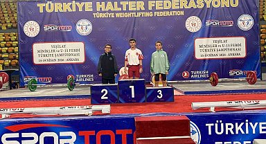 Ağrılı öğrenci halterde Türkiye şampiyonu oldu