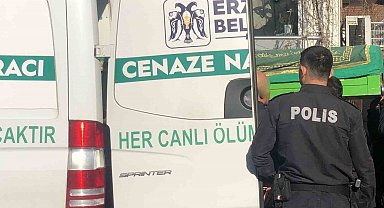 Aile faciasında hayatını kaybeden anne ve oğul Kemah'ta toprağa verilecek