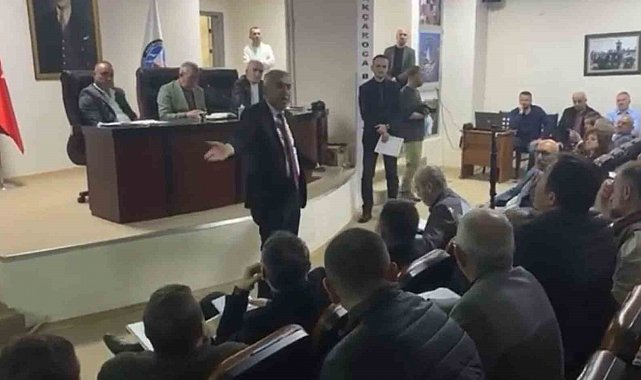 Akçakoca Belediye Meclisi'nde gergin anlar