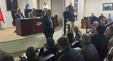 Akçakoca Belediye Meclisi'nde gergin anlar