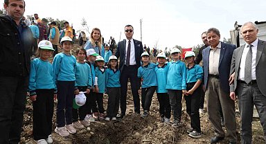 Akdam'da 1000 fidan toprakla buluştu