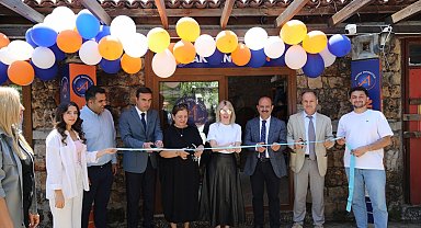 Akdeniz Üniversitesi logolu ürünler mağazası açıldı