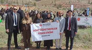 Aksaray'da aday öğretmenler fidanları toprakla buluşturdu