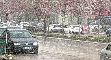 Aksaray'da Nisan ayında kar yağdı