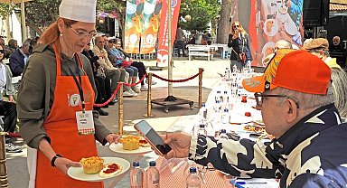 Alaçatı'da Gastronomi Şöleni: En güzel ot yemeği belli oldu