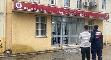 Alaşehir'de 5 bin 96 adet sentetik hap ele geçirildi