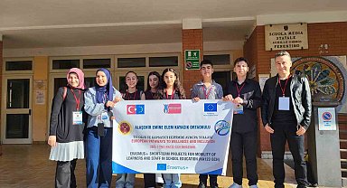 Alaşehirli öğrenciler İtalya'da Türkiye'yi temsil etti