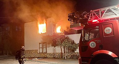 Alevlerin küle çevirdiği evde Kur'an-ı Kerim zarar görmedi