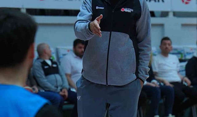 Aliağa Petkimspor'da yardımcı antrenörler de değişti