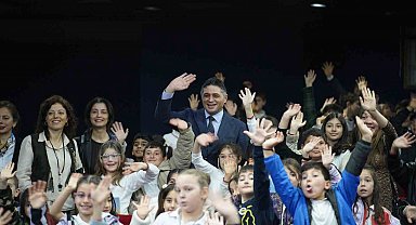 Aliağalı minikler belediye yönetimini yerinde öğrendi