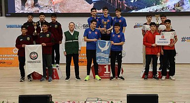 Aliağalı oryantiring sporcuları şampiyonadan 6 dereceyle döndü