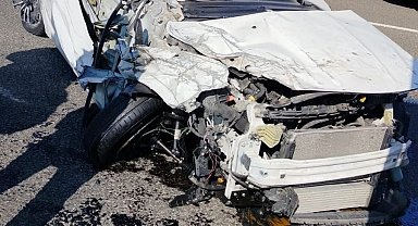 Ankara'da tıra çarpan otomobil taklalar atarak durabildi: 1 ağır yaralı