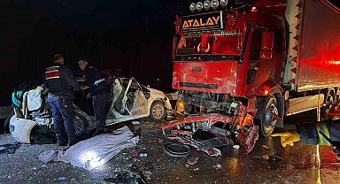 Annenin çocuklarını korumaya çalışırken hayatını kaybettiği kazada kamyon sürücüsü adli kontrolle serbest