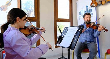 Antakya Belediyesi'nden ücretsiz keman kursu