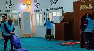 Antakya'da ibadethane temizliği çalışmaları sürüyor