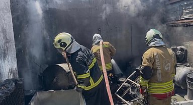 Antakya'da iş yeri alevlere teslim oldu