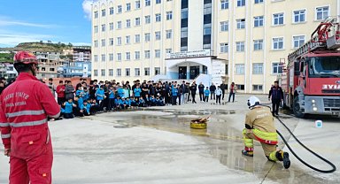 Antakya'da öğrencilere yangın eğitimi verildi