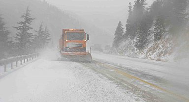 Antalya-Konya karayolunda kar yağışı başladı