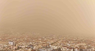 Antalya semaları kahverengiye büründü Sahra Çölü üzerinden gelen toz taşınımı çamur olup yağdı