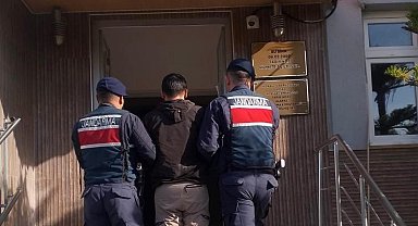 Antalya'da 28 yıl kesinleşmiş hapis cezasıyla aranan hükümlü yakalandı