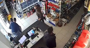 Antalya'da depremi fark edince sokağa fırladılar