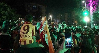 Antalya'da derbi galibiyetini kutlayan bir taraftar bıçakla yaralandı