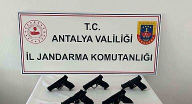 Antalya'da kaçak silah operasyonu