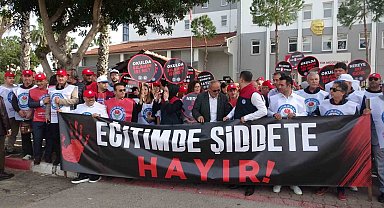 Antalya'da okullara yapılan saldırılar protesto edildi