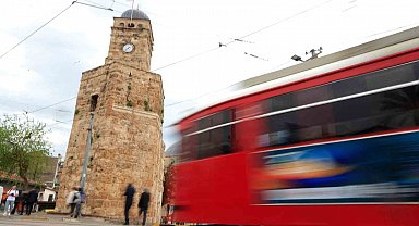 Antalya'da tarihi Saat Kulesi'nde zaman bir kez daha durdu