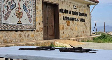 Antik kazıda 1500 yıllık bıçak seti bulundu