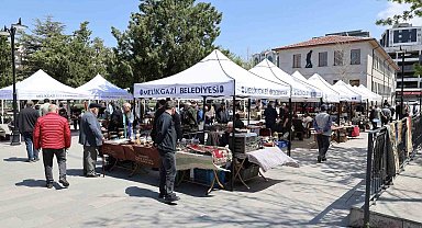 Antika Pazarı koleksiyonerleri bir araya geldi