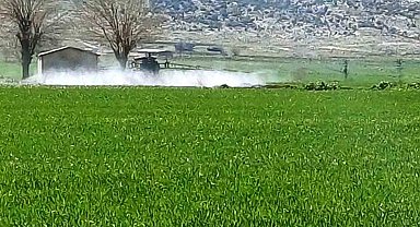 Araban'da sarı pas hastalığını önlemek amaçlı ilaçlı mücadele başlatıldı