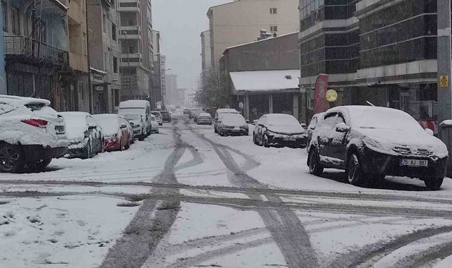 Ardahan'a kış geri geldi