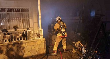 Arsuz'da evin bodrumunda yangın çıktı